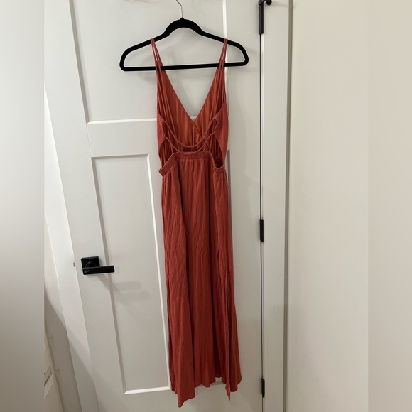 Lulu’s Lost in Paradise Maxi Dress - Picture 8 of 8